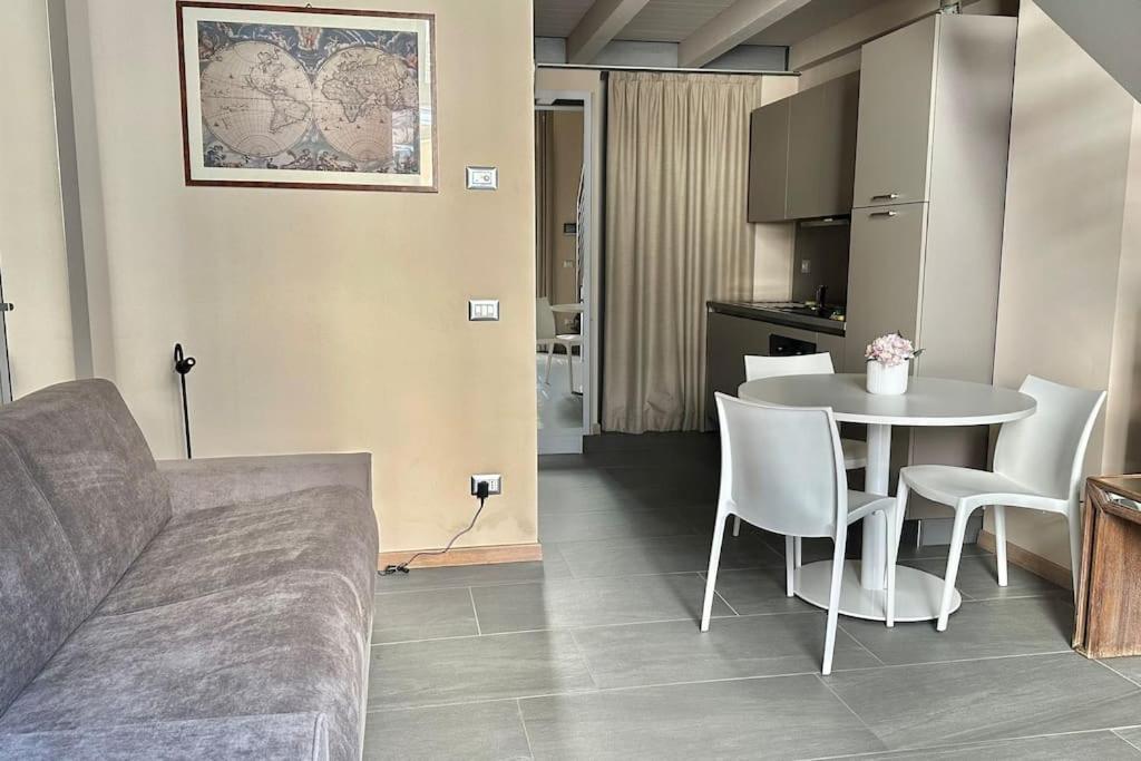 Couple'S Dream Loft 100Mt From Duomo And Lake Como Buitenkant foto